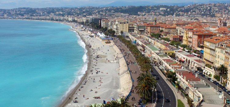 Camping sur la Côte d'Azur : voici les principales villes