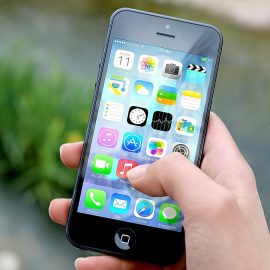 Rencontrez de nombreuses personnes via une application !
