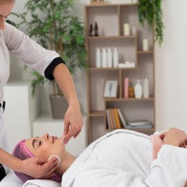 Comment choisir la formation en esthétique ou coiffure qui vous convient ?