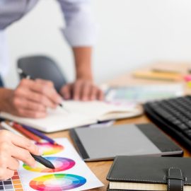 Pourquoi suivre une formation en design graphique peut booster votre carrière ?