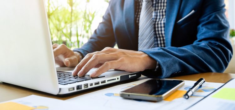 Comment gérer efficacement les tickets de support client avec un chat en direct ?