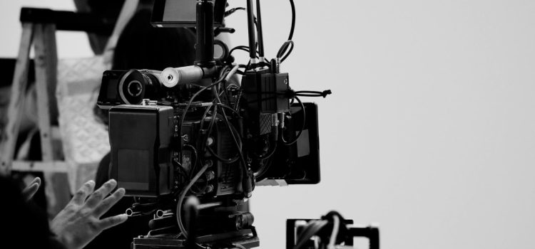 Comment préparer son dossier et son portfolio pour intégrer une formation en cinéma ?